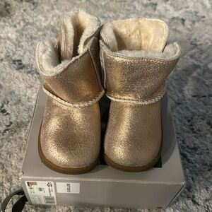 UGG- Keelan Metallic Glitter boot